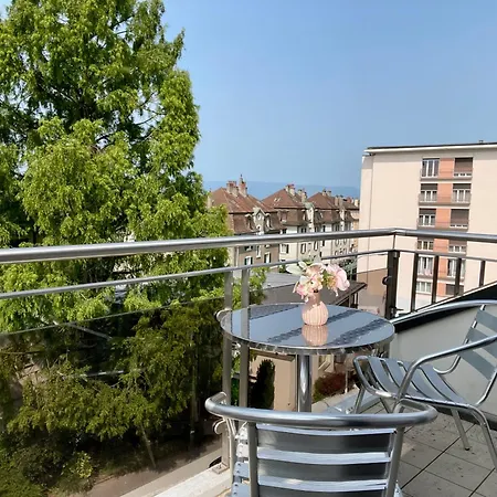 Beautiful Floor With View *